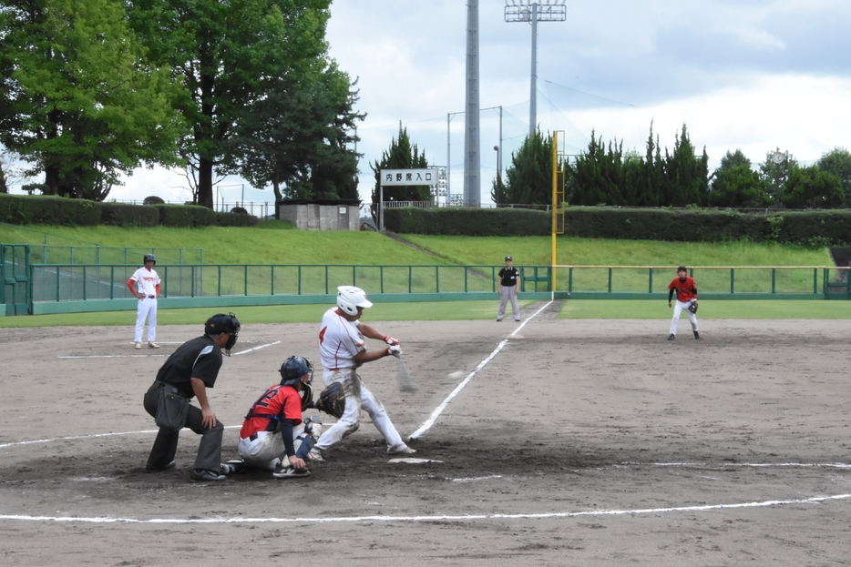 熱戦が繰り広げられた決勝（NK中村工業所ー津山市役所）