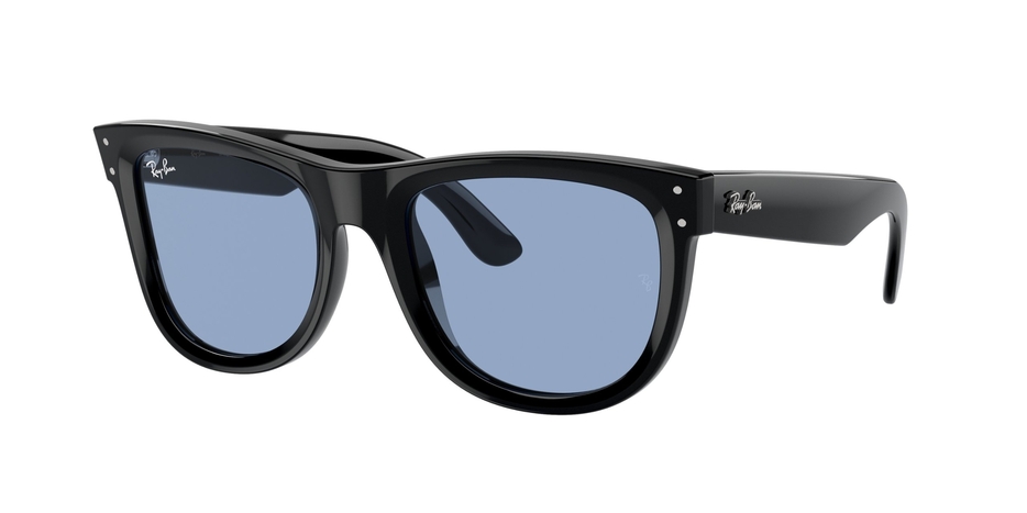 Ray-Ban Reverse Wayfarerの魅力