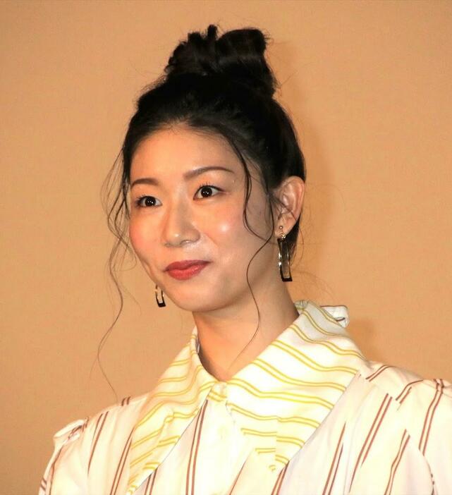 連続ドラマ「無能の鷹」に出演する土居志央梨さん