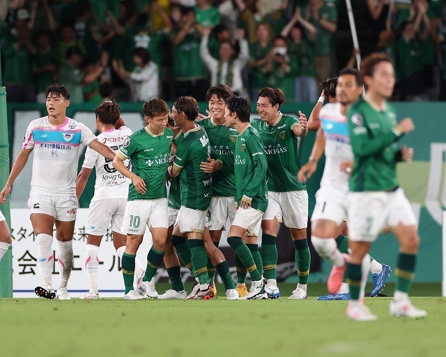 東京Vが２－０で白星を掴み４連勝。敗れた鳥栖は５連敗。写真：永島裕基