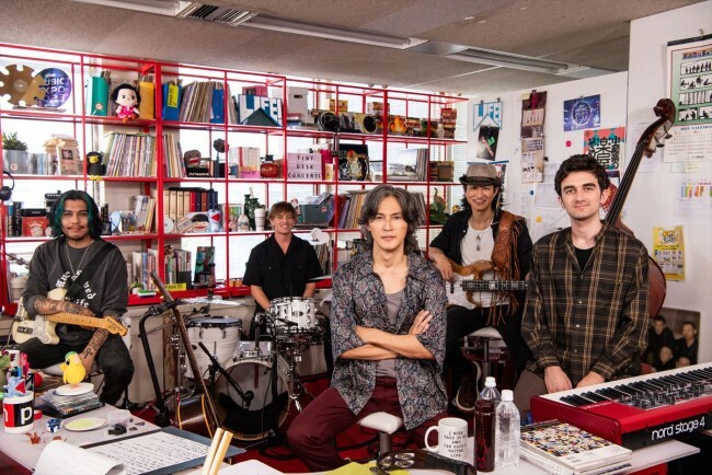 『tiny desk concerts JAPAN』初回に登場する稲葉浩志ら