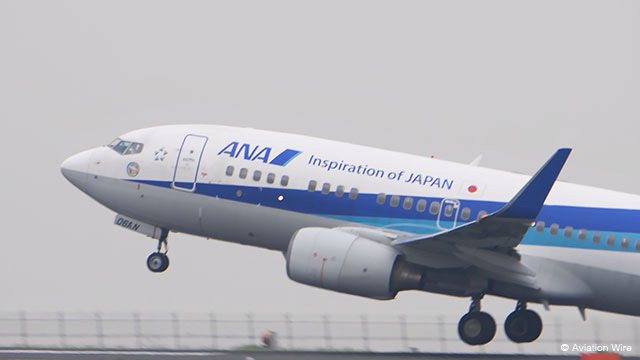 ビクタービルへ向け羽田を離陸するANAの737-700 6号機JA06AN＝21年7月6日 PHOTO: Tadayuki YOSHIKAWA/Aviation Wire