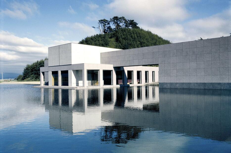 山形県酒田市の「土門拳記念館」（同館提供）