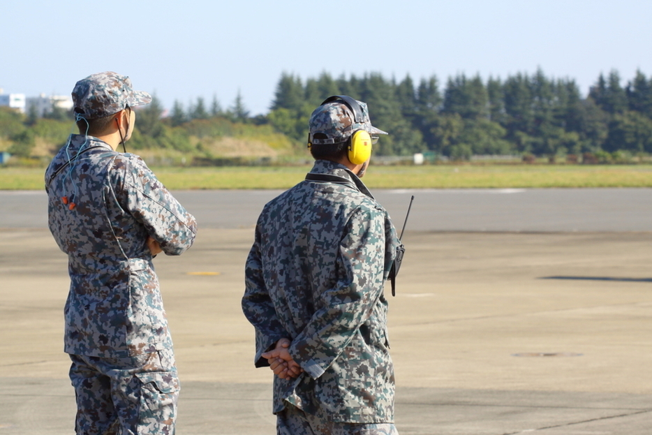 ママ友の旦那様は「自衛官」で、しばらく帰っていないこともあるそうです。なかなか大変そうな仕事ですが「給与」はどれだけもらえているのでしょうか…。