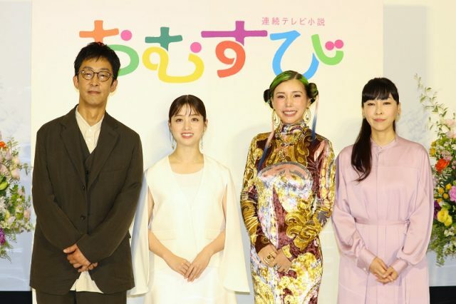 「おむすび」の初週完成会見、左から北村有起哉、橋本環奈、仲里依紗、麻生久美子（C）エンタメOVO