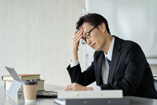 ブラック体質な会社から抜け出したいと思いつつ転職できないのはなぜ？　※画像はイメージです（mapo/stock.adobe.com）