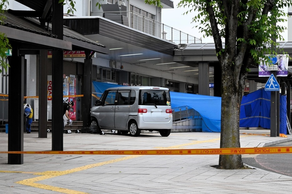 父親を車ではね殺害しようとして男が逮捕されたハピラインふくい武生駅西側の現場＝9月15日午後0時半ごろ、福井県越前市府中1丁目