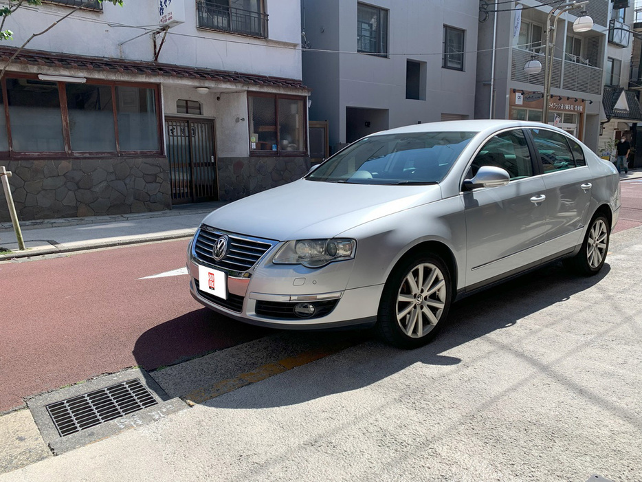 アウトビルトジャパン編集部に「VW パサート（B6）」がやってきました。挟角V6、フルタイム4駆を持つスポーツセダンは日常使いできるのか？