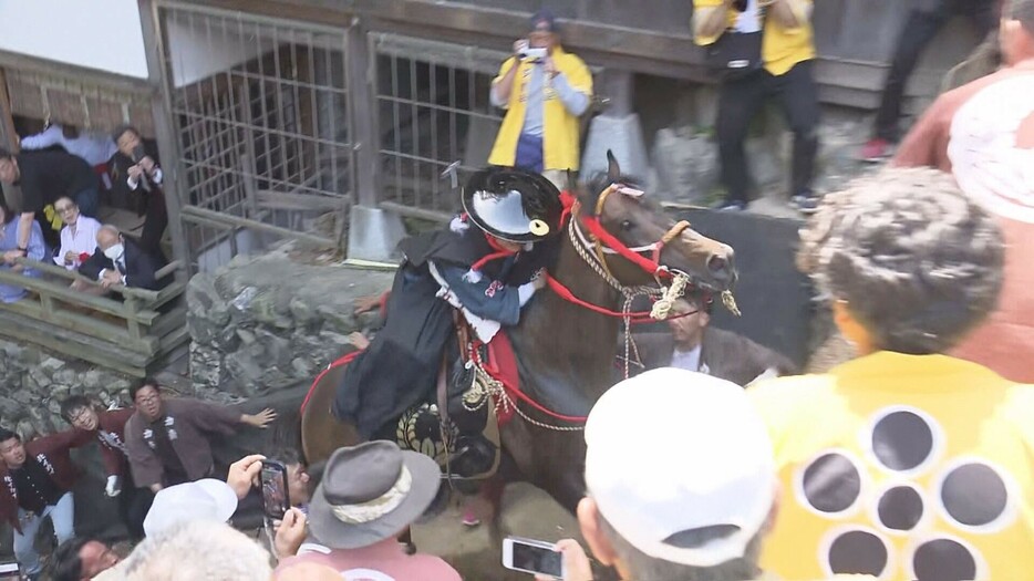 多度大社の「上げ馬神事」 2023年5月