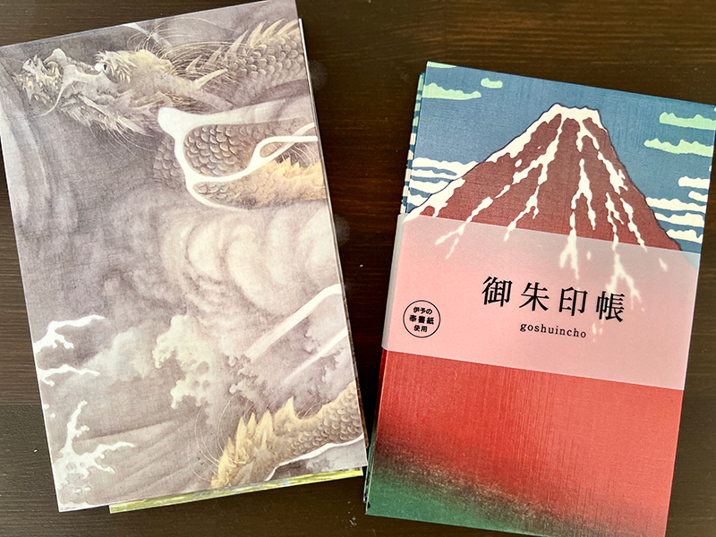 色々な神社に伺うようになったので、今年から御朱印集めを始めました。