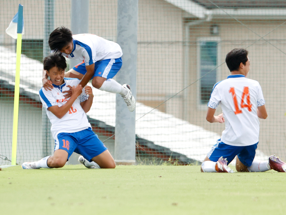 後半33分、愛媛FW俵拓斗(愛媛U-18、2年)が決勝ゴール(HIGH SCHOOL SOCCER YEARBOOK)