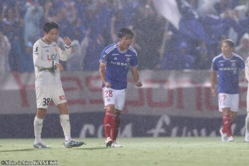 横浜FMは山根陸のプロ初ゴールなどで5発大勝 [写真]＝兼子愼一郎