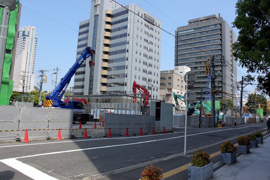 再開発の工事が進む旧市営基町駐車場一帯