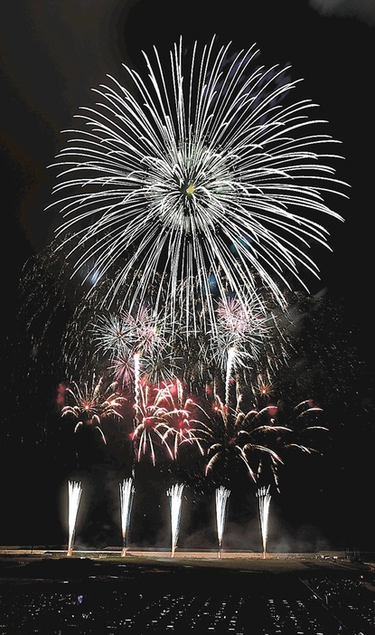 双葉町の夜空を彩った打ち上げ花火