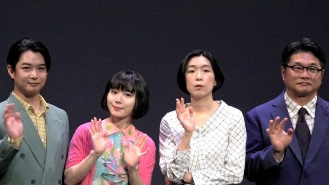 （左から）千葉雄大さん、松岡茉優さん、江口のりこさん、松尾諭さん