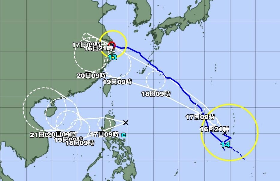 台風13号と台風14号と熱帯低気圧の予想進路図（16日午前9時現在。気象庁のHPより）