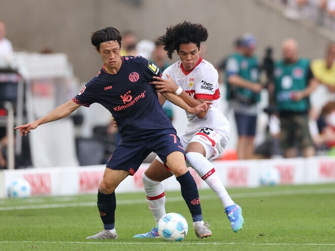 CBでマインツ戦に先発したチェイス（右）。（C）Getty Images