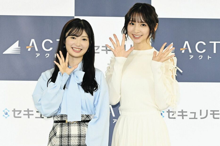 （左から）武藤十夢、篠田麻里子