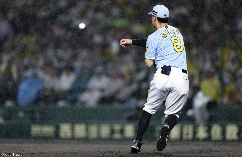 阪神・佐藤輝明 (C)Kyodo News