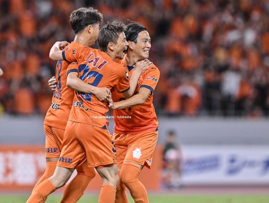 首位攻防の横浜FC戦、同点に追いついた清水エスパルス　　撮影／中地拓也