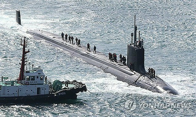 米原子力潜水艦「バーモント」は23日に釜山にある韓国海軍の基地に入港した＝（聯合ニュース）