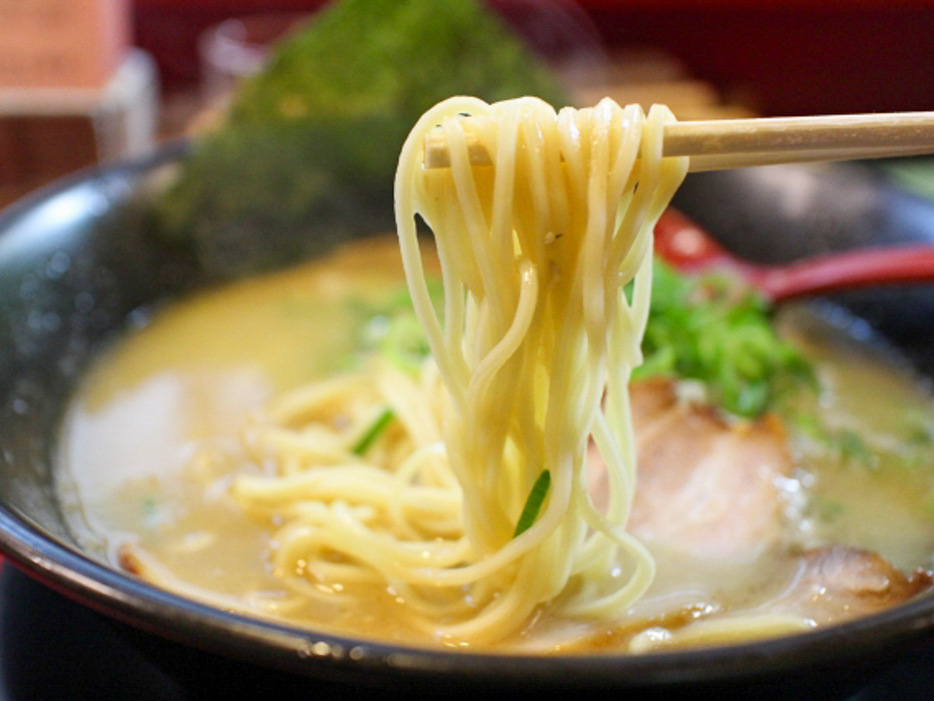 とんこつラーメンのカロリーは、醤油ラーメンとあまり変わりないそうです