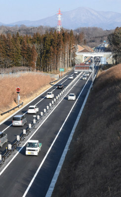 岩手県釜石市と花巻市を結ぶ釜石道＝遠野市＝２０１９年３月