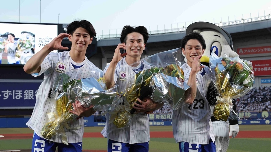 パリ五輪体操男子日本代表の萱和磨選手・橋本大輝選手・谷川航選手（球団提供）