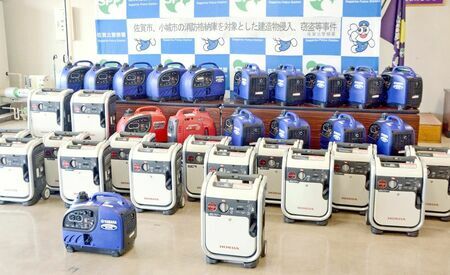 佐賀県警が売却先のリサイクル店などから回収した発電機＝6月、佐賀市の佐賀北署