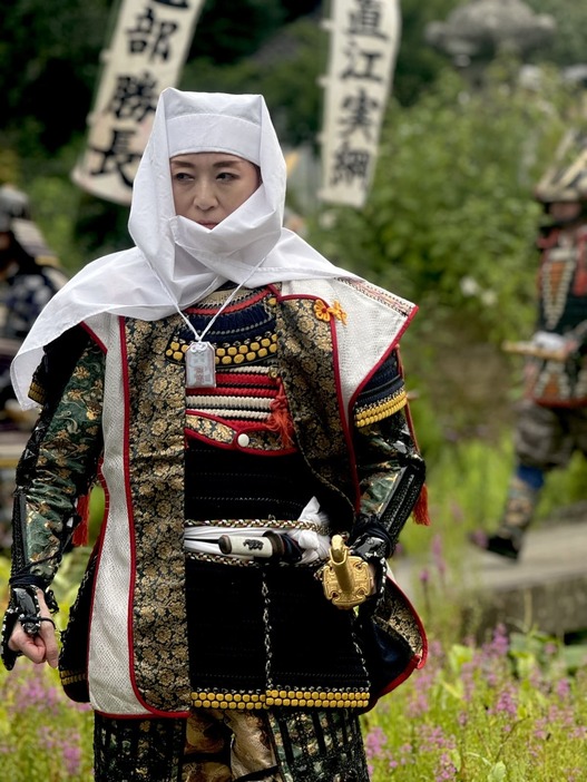 謙信公が幼少時代を過ごしたお寺、林泉寺に出陣報告に（写真提供◎越乃さん以下すべて）