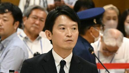 兵庫県議会の「文書問題調査特別委員会（第6回）」百条委員会に出席した斎藤元彦兵庫県知事（写真：東京スポーツ／アフロ）