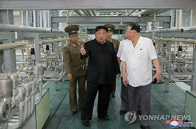 北朝鮮の朝鮮中央通信は13日、金正恩氏が核兵器研究所と兵器級核物質生産施設を視察したと伝えた＝（朝鮮中央通信＝聯合ニュース）≪転載・転用禁止≫