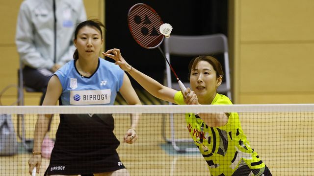 バドミントン女子ダブルス左から東野有紗選手と櫻本絢子選手(写真：日刊スポーツ/アフロ)