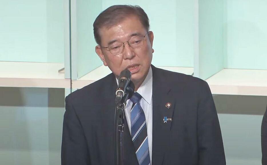 ［写真］自民党の第28代総裁に選出された石破茂氏＝27日、自民党本部で