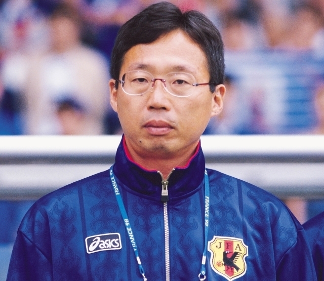 日本を初のワールドカップ出場に導いた岡田氏。(C)SOCCER DIGEST