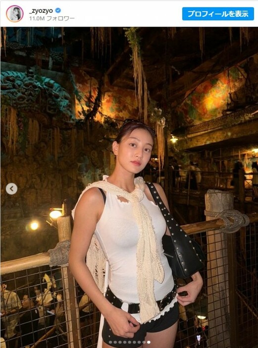 東京ディズニーシーを満喫するTWICEのジヒョ　※「JIHYO」Instagram