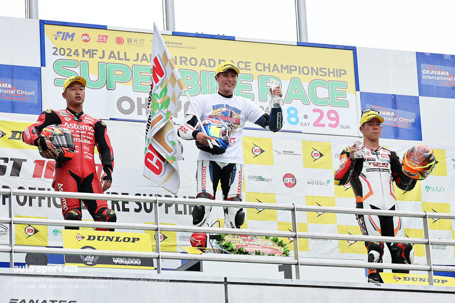 2024全日本ロード第7戦岡山 ST1000決勝レース 表彰台。優勝は國井勇輝（SDG Team HARC-PRO.）。