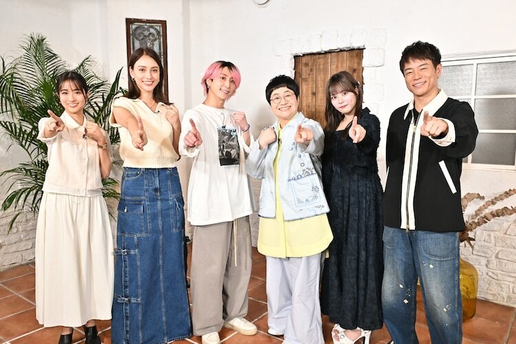 「ガラッとチェンジマン」に出演する（左から）田村真子アナ、滝沢カレン、佐久間大介、ハリセンボン春菜、齊藤なぎさ、陣内智則。(c)TBS