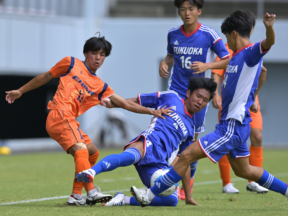 福岡県(青)が愛媛県(橙)にPK戦で勝利し、3位に(Koki NAGAHAMA/GEKISAKA)