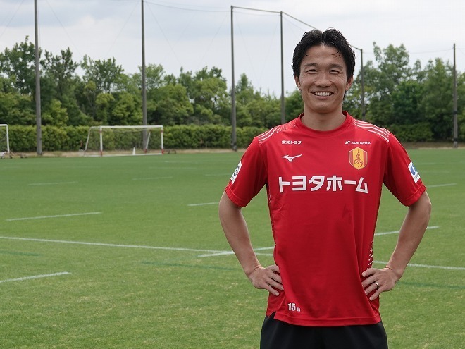 笑顔が似合う稲垣。多くの経験をして今がある。（C）SOCCER DIGEST