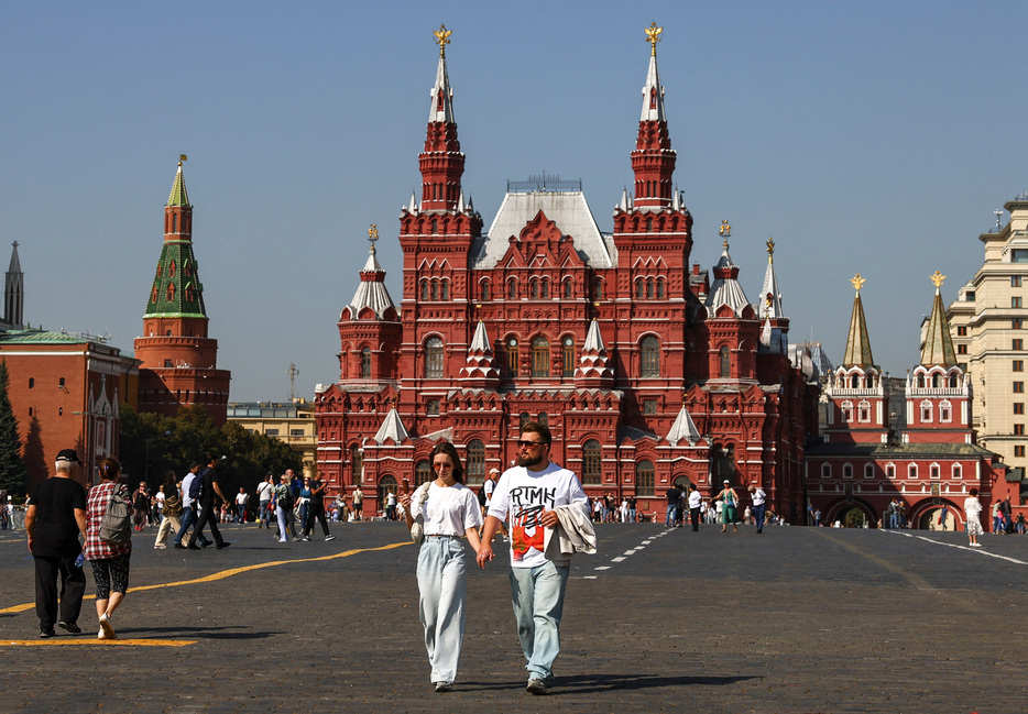 　９月２４日、ロシアのボロジン下院議長はインターネット、映画、広告、メディアなどで「子供を持たない主義」の宣伝を禁止する法案の準備を進めていることを明らかにした。写真は１０日、首都モスクワにある赤の広場で撮影（２０２４年　ロイター/Evgenia Novozhenina）