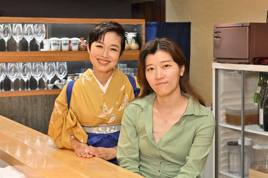 　番組収録を行った有働由美子（左）とヒコロヒー©ＭＢＳ