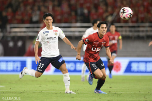 J1第31節で鹿島と柏が対戦した [写真]=J.LEAGUE