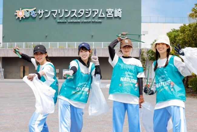 「SNOOPY Loves NATURE “Team up!” in ひなたフェス2024」に参加した日向坂46