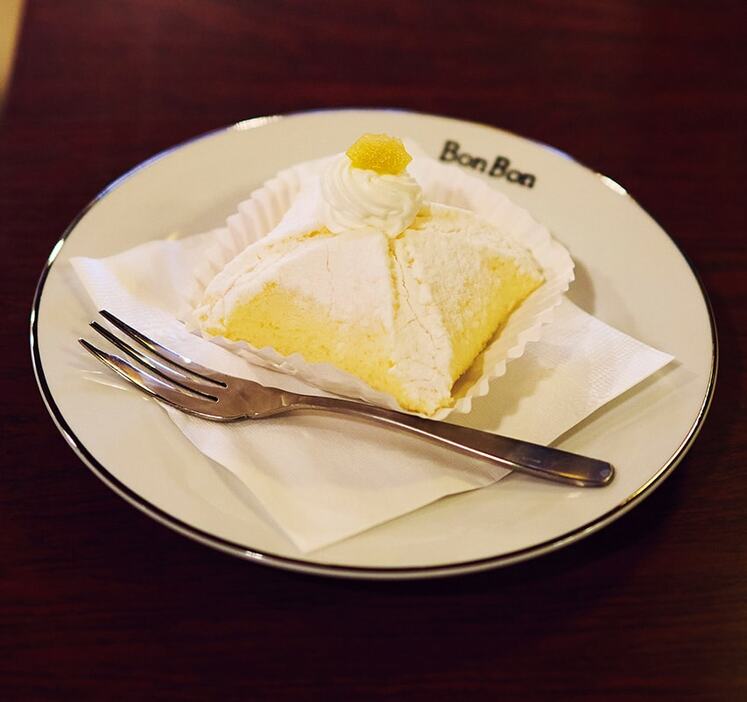 一番人気のケーキは「マロン」（360円）。