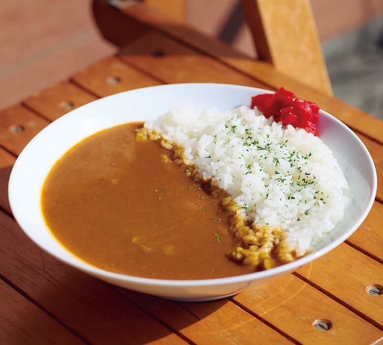 「カレー」（950円）。