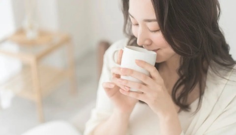 「あの飲み物」をよく飲む人は、認知症リスクが3分の1になるってホント？認知症を防ぐ食習慣