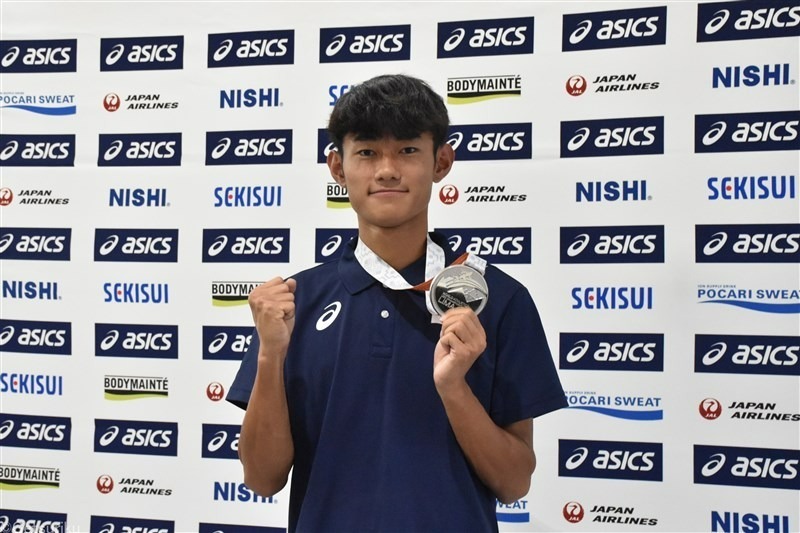 U20世界選手権男子棒高跳銀メダルの吉田陸哉