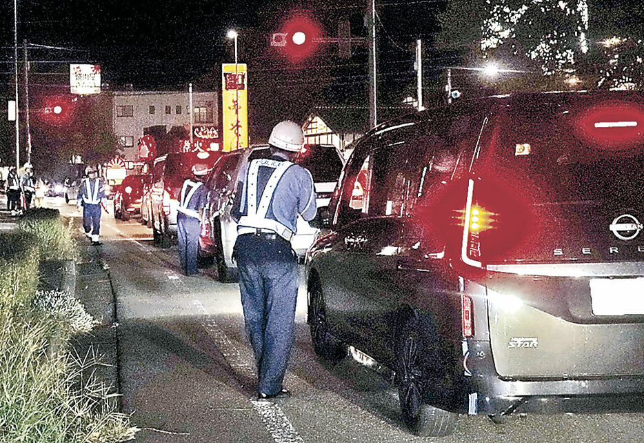 現場周辺での車両検問