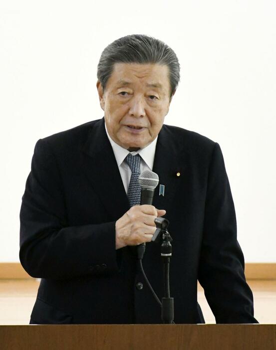 鹿児島市内で開かれた党会合で講演する自民党の森山総務会長＝7日午後